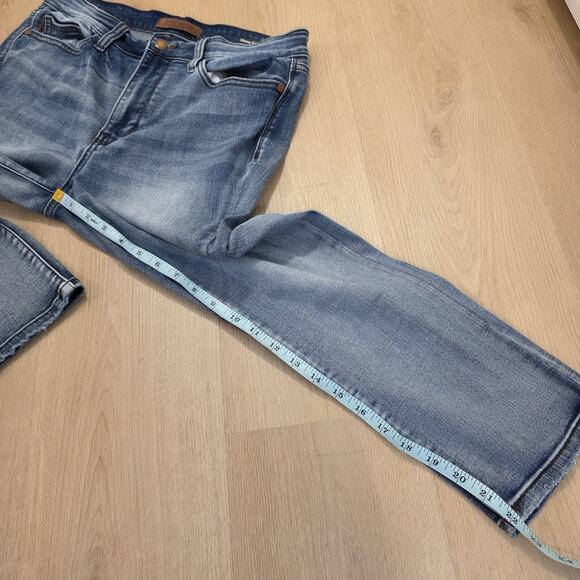 Judy Blue Light Wash Stretchy Cute Casual Skinny Mid Rise Capris Size 30 - Picture 6 of 9